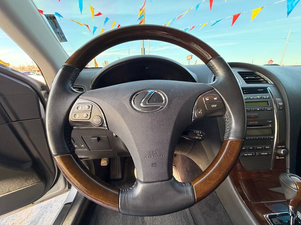 2012 Lexus ES Image 24