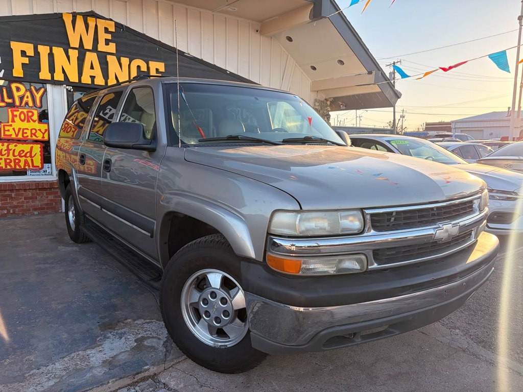 2002 Chevrolet Suburban Image 1