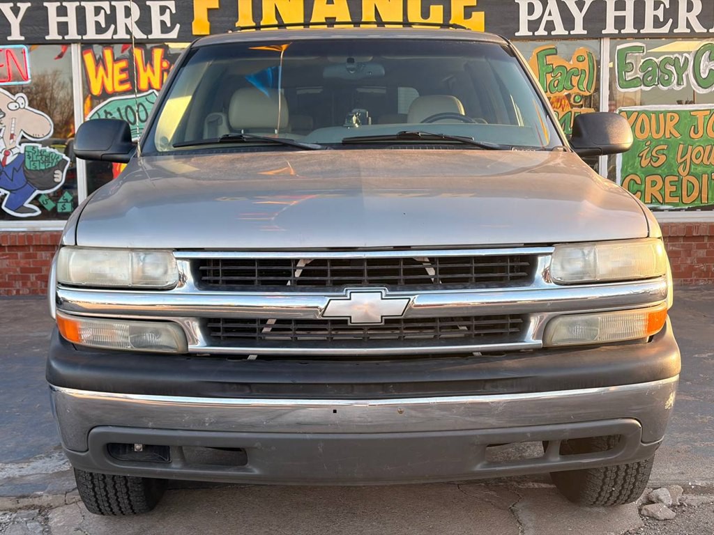 2002 Chevrolet Suburban Image 3