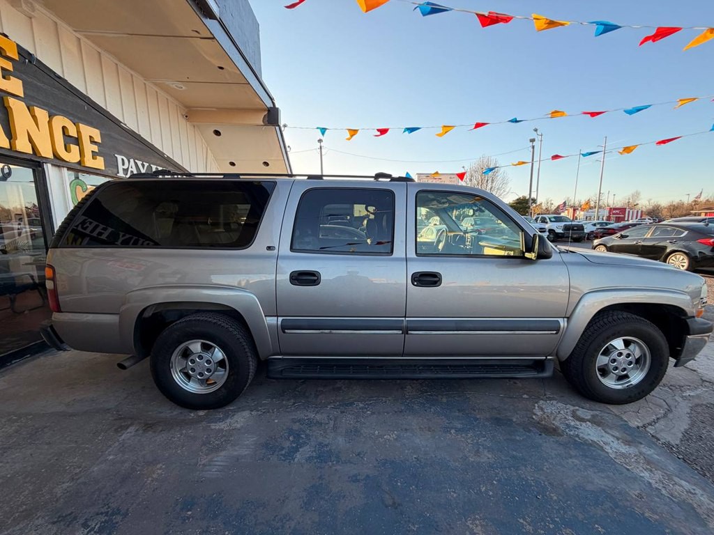 2002 Chevrolet Suburban Image 5
