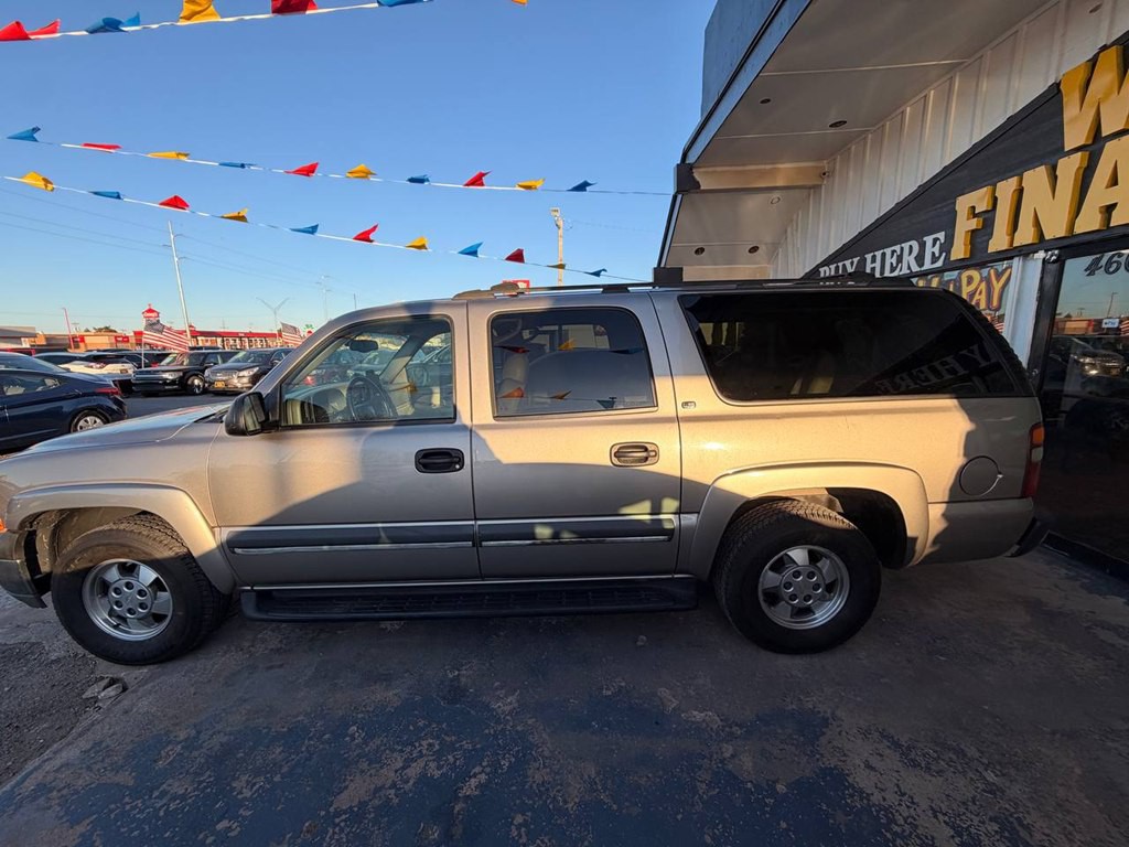 2002 Chevrolet Suburban Image 6