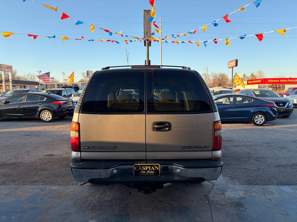 2002 Chevrolet Suburban Image 8