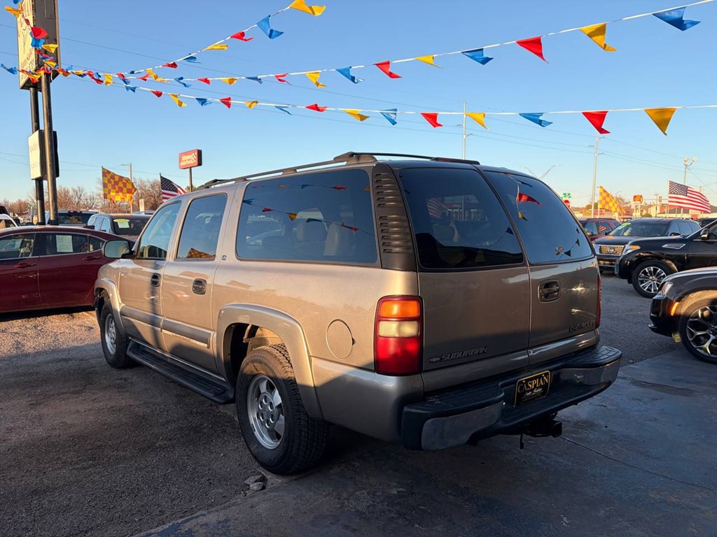 2002 Chevrolet Suburban Image 9