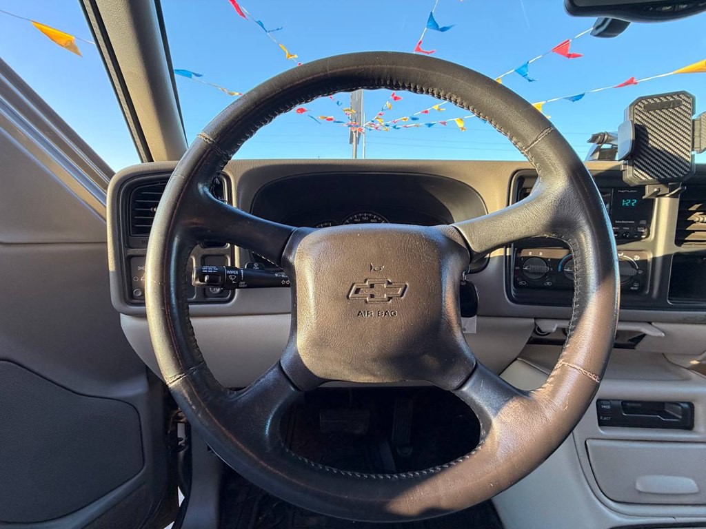 2002 Chevrolet Suburban Image 26