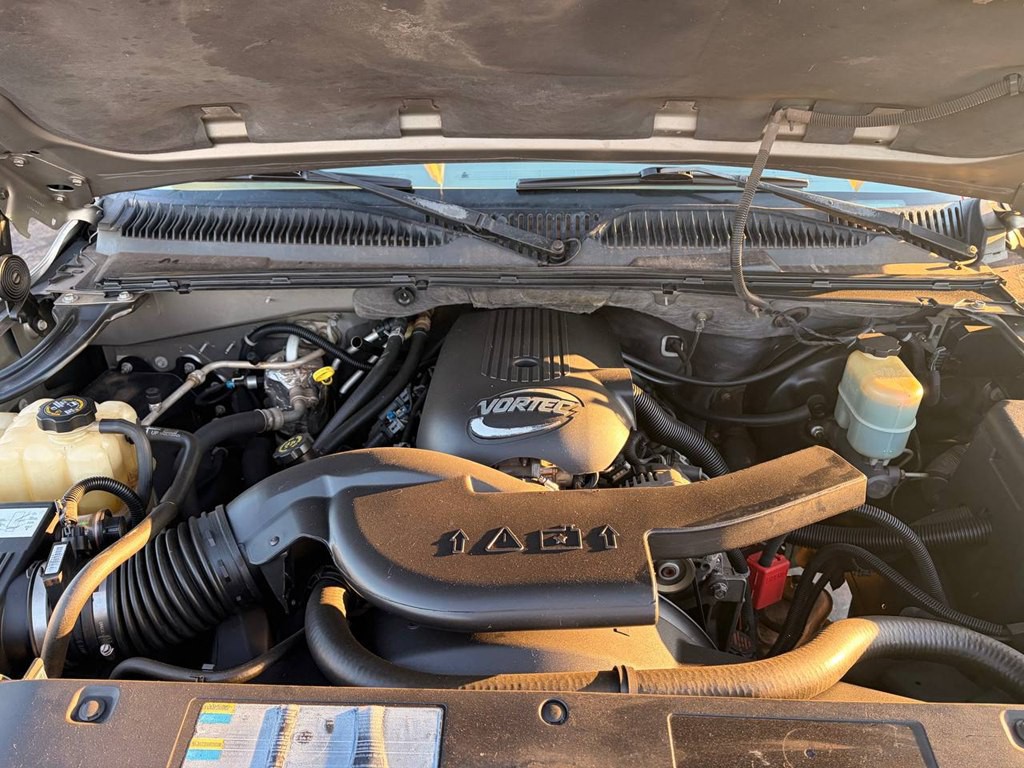 2002 Chevrolet Suburban Image 29