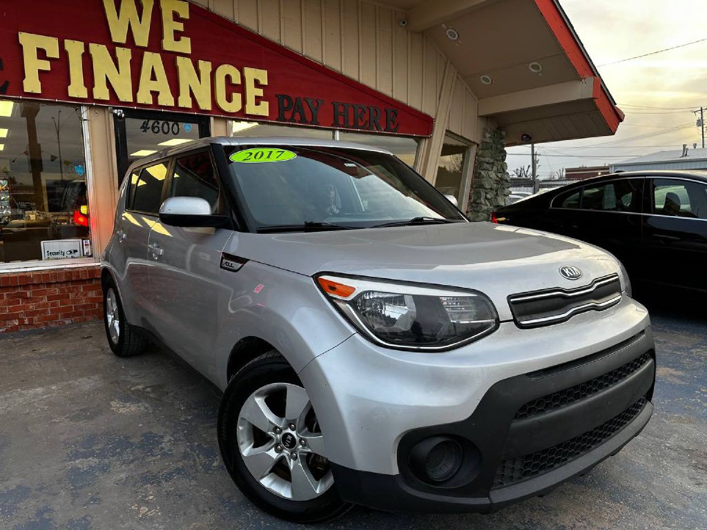 2017 Kia Soul Image 1