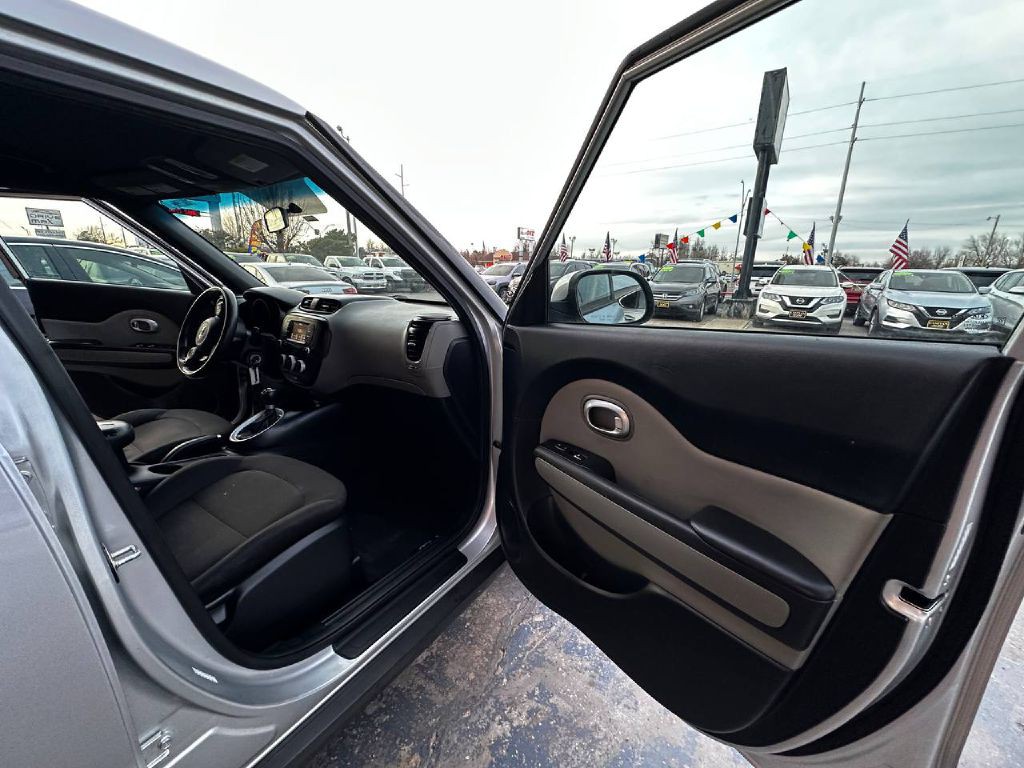 2017 Kia Soul Image 9