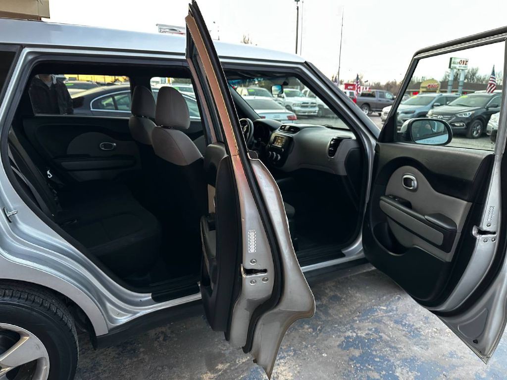 2017 Kia Soul Image 14
