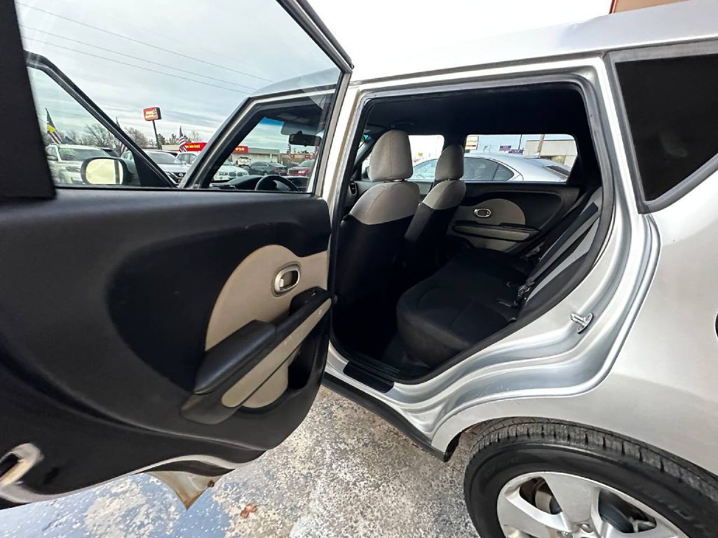 2017 Kia Soul Image 19