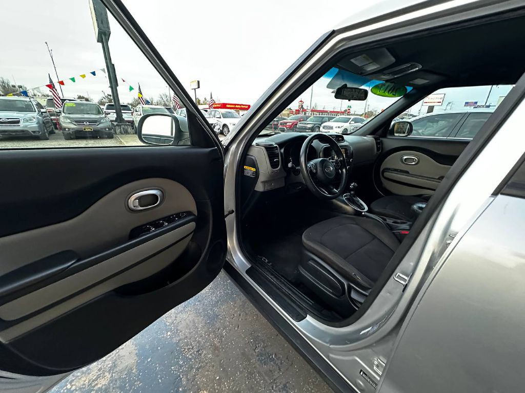 2017 Kia Soul Image 21