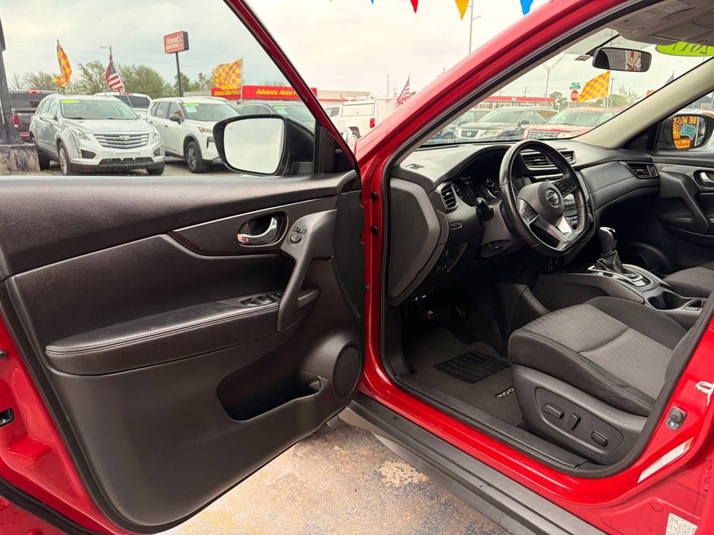 2017 Nissan Rogue Image 11