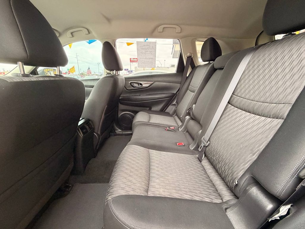 2017 Nissan Rogue Image 15