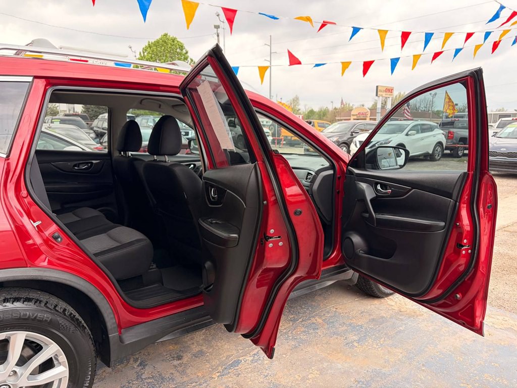 2017 Nissan Rogue Image 16