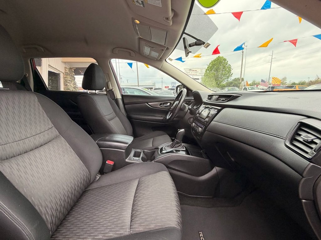 2017 Nissan Rogue Image 18