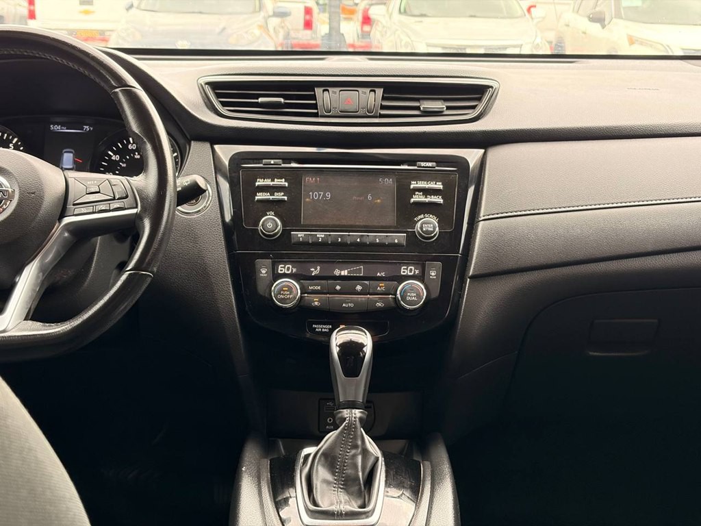 2017 Nissan Rogue Image 23