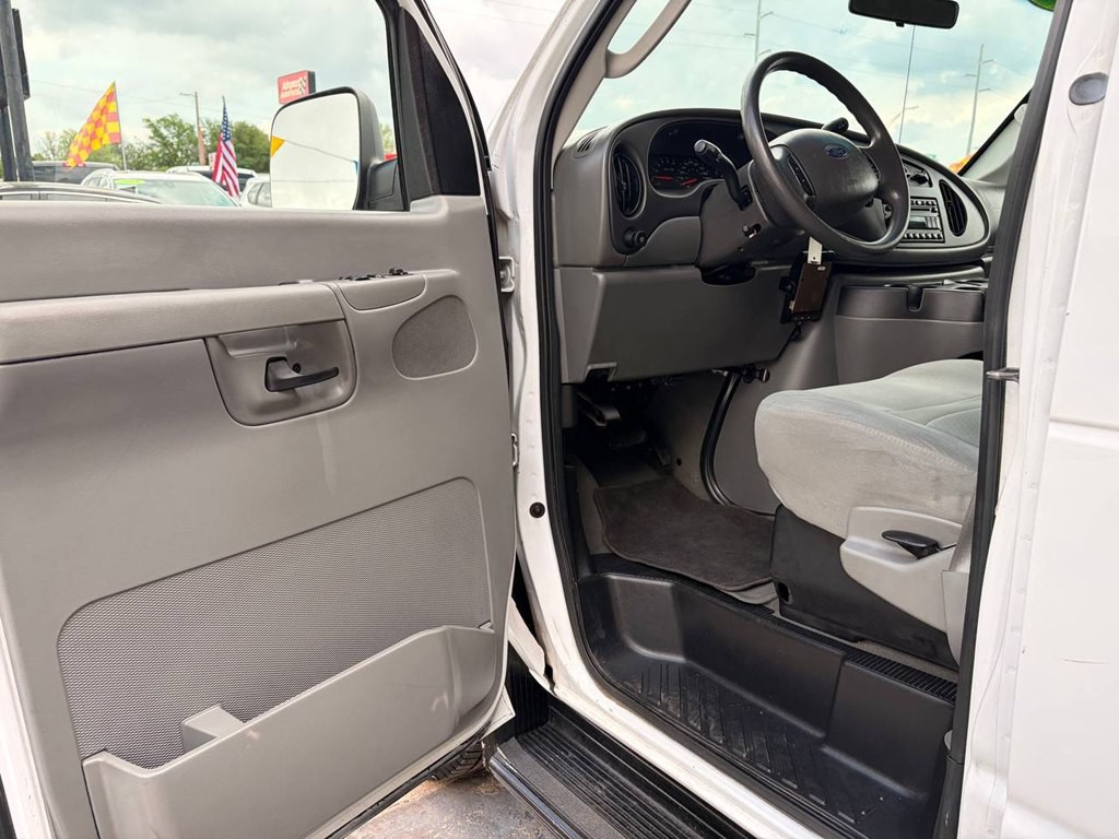 2008 Ford Econoline Image 10