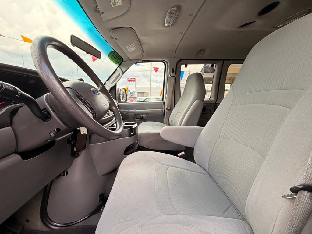 2008 Ford Econoline Image 11