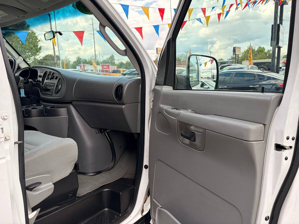 2008 Ford Econoline Image 13