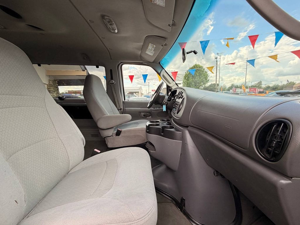2008 Ford Econoline Image 14