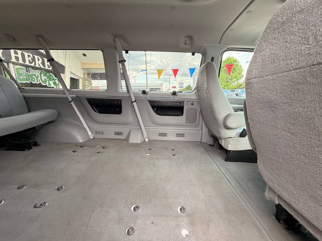 2008 Ford Econoline Image 17