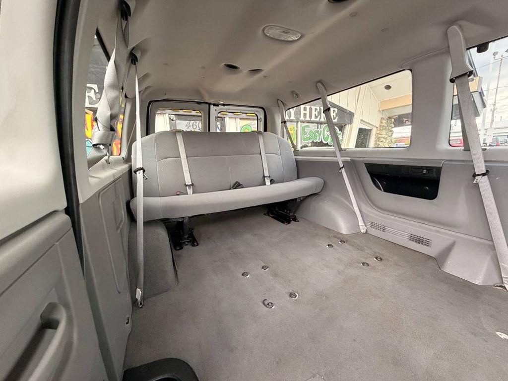 2008 Ford Econoline Image 18