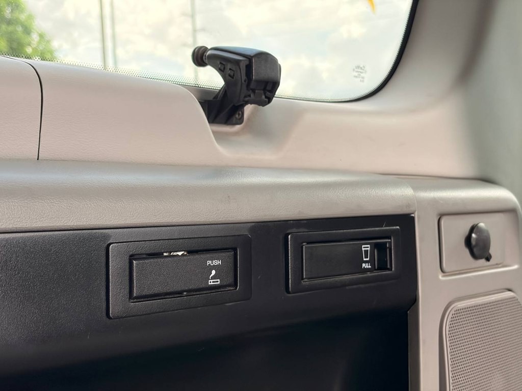 2008 Ford Econoline Image 20