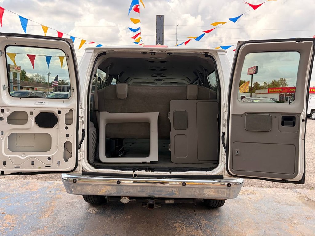 2008 Ford Econoline Image 25
