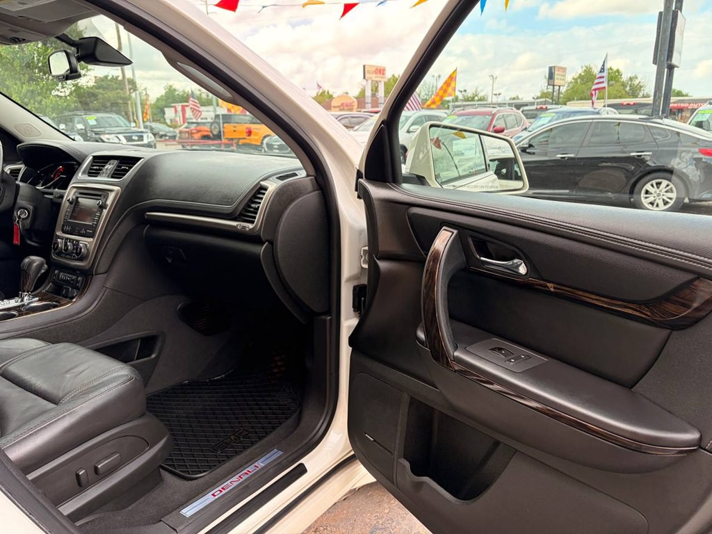 2015 GMC Acadia Image 17