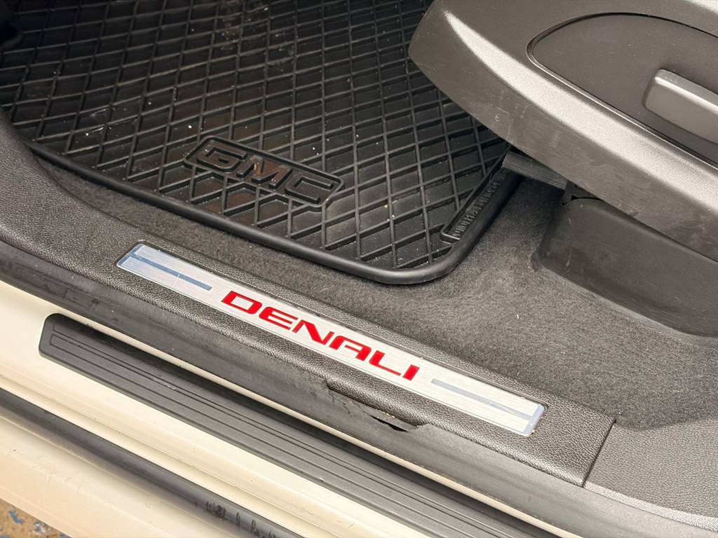 2015 GMC Acadia Image 29