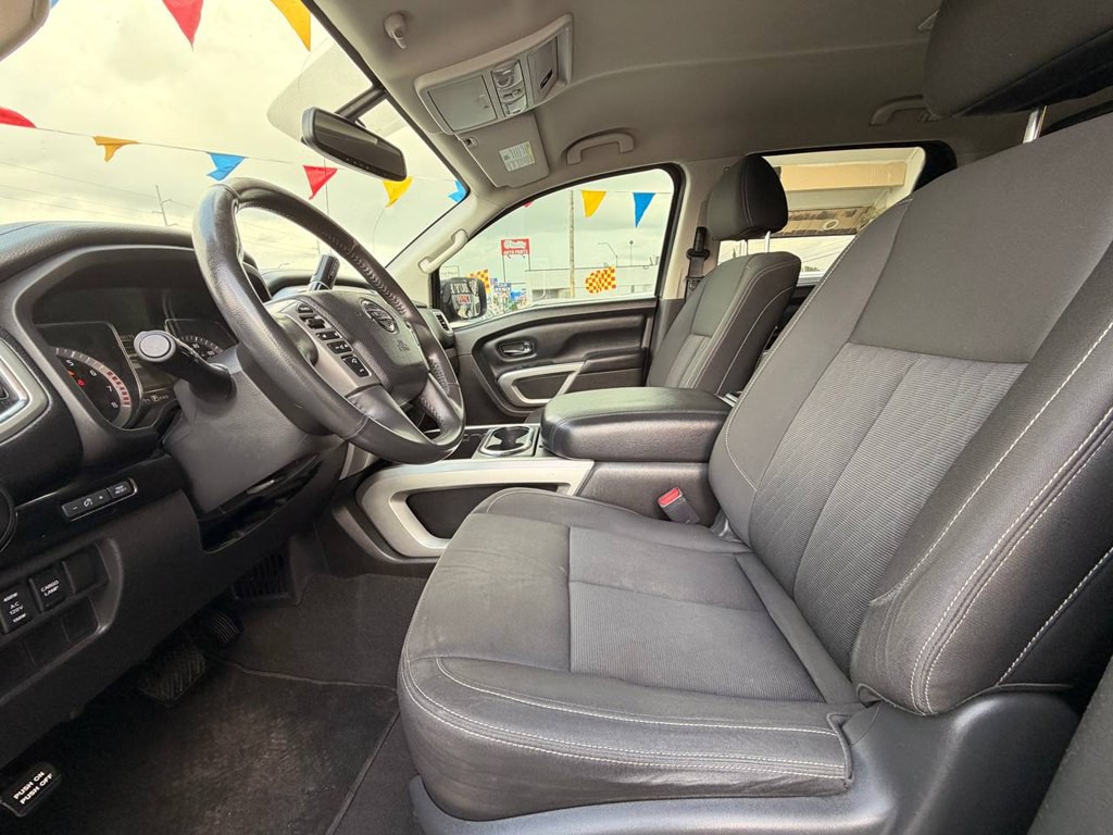 2018 Nissan Titan Image 11