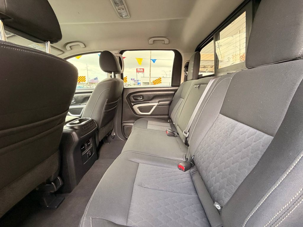 2018 Nissan Titan Image 14