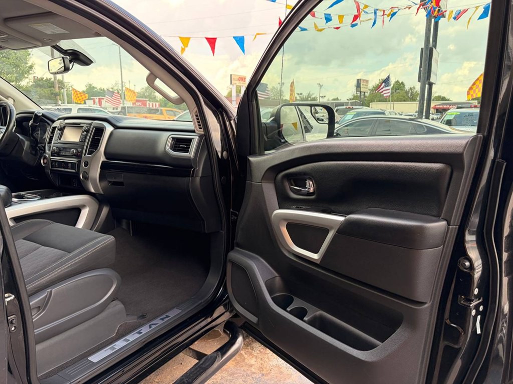 2018 Nissan Titan Image 15