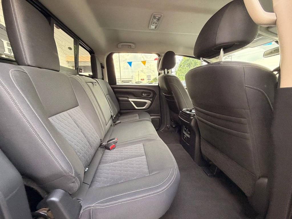 2018 Nissan Titan Image 19