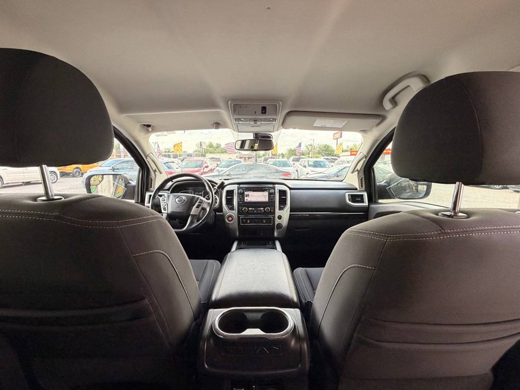 2018 Nissan Titan Image 20