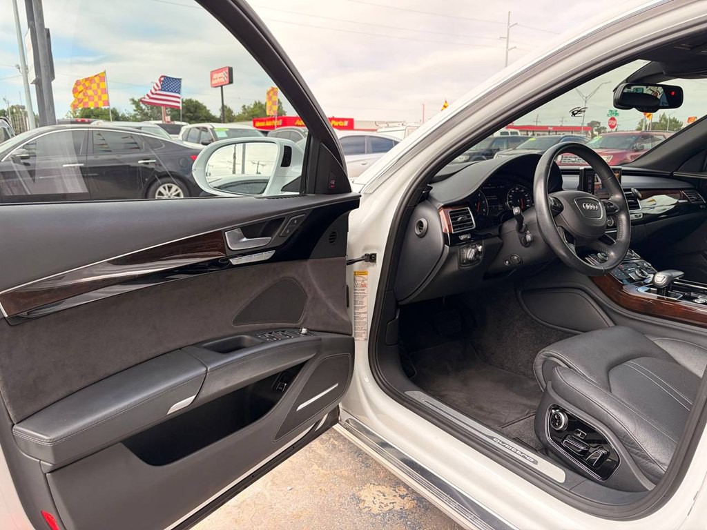 2016 Audi A8 Image 9
