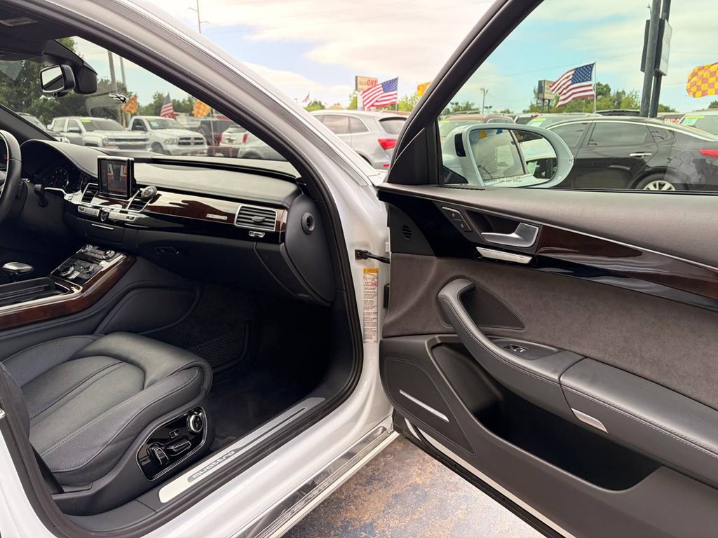 2016 Audi A8 Image 14