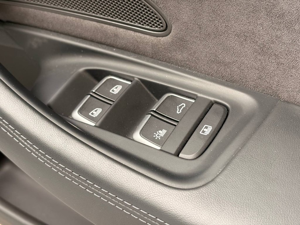 2016 Audi A8 Image 20