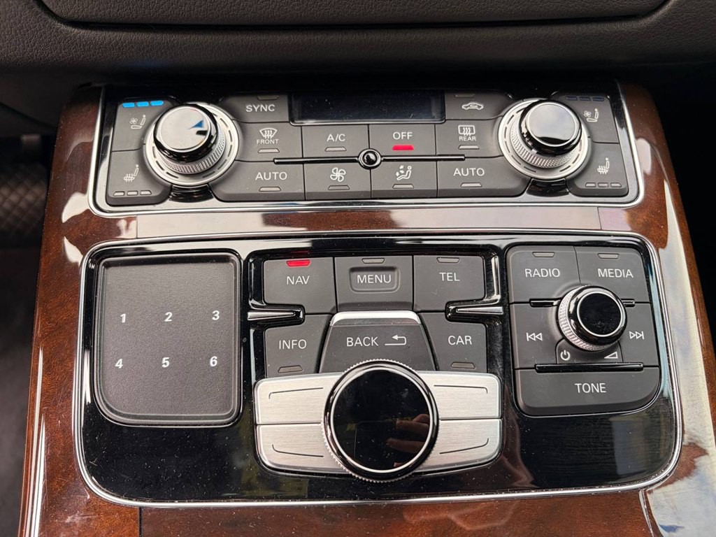 2016 Audi A8 Image 24