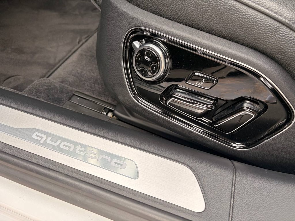 2016 Audi A8 Image 28