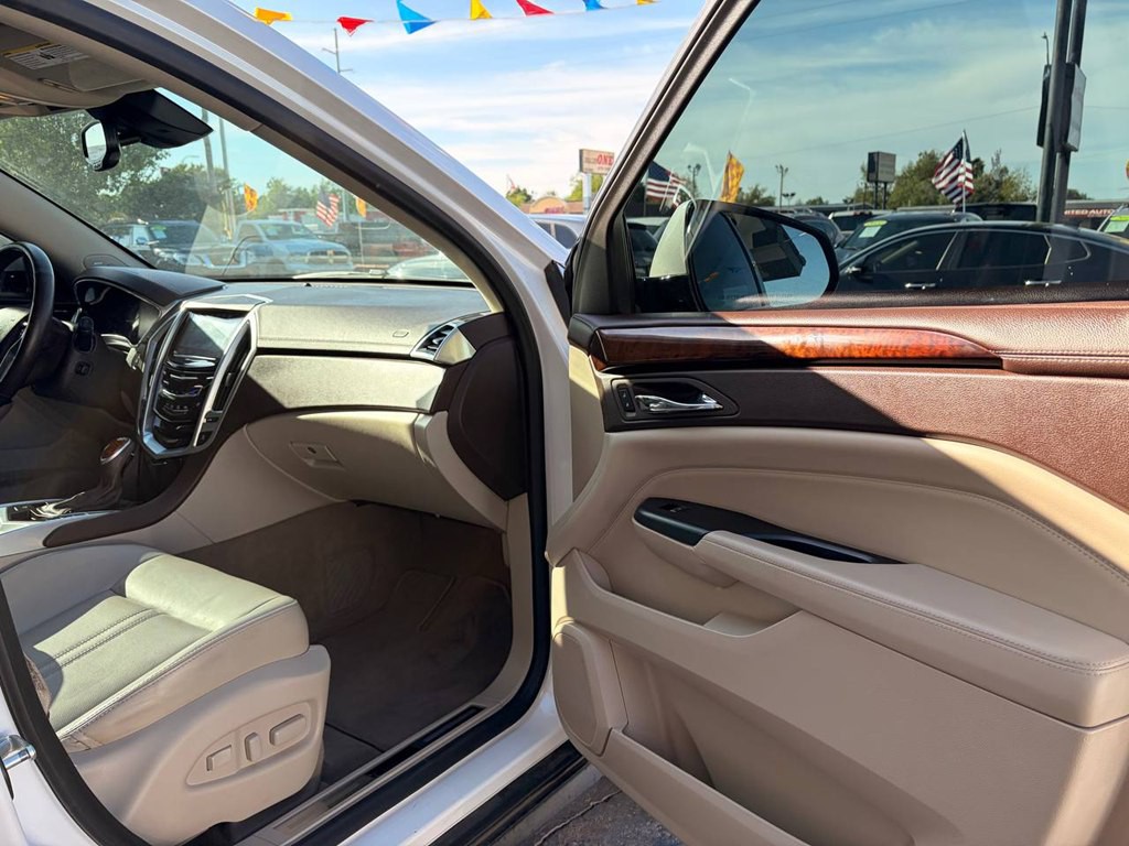 2015 Cadillac SRX Image 14