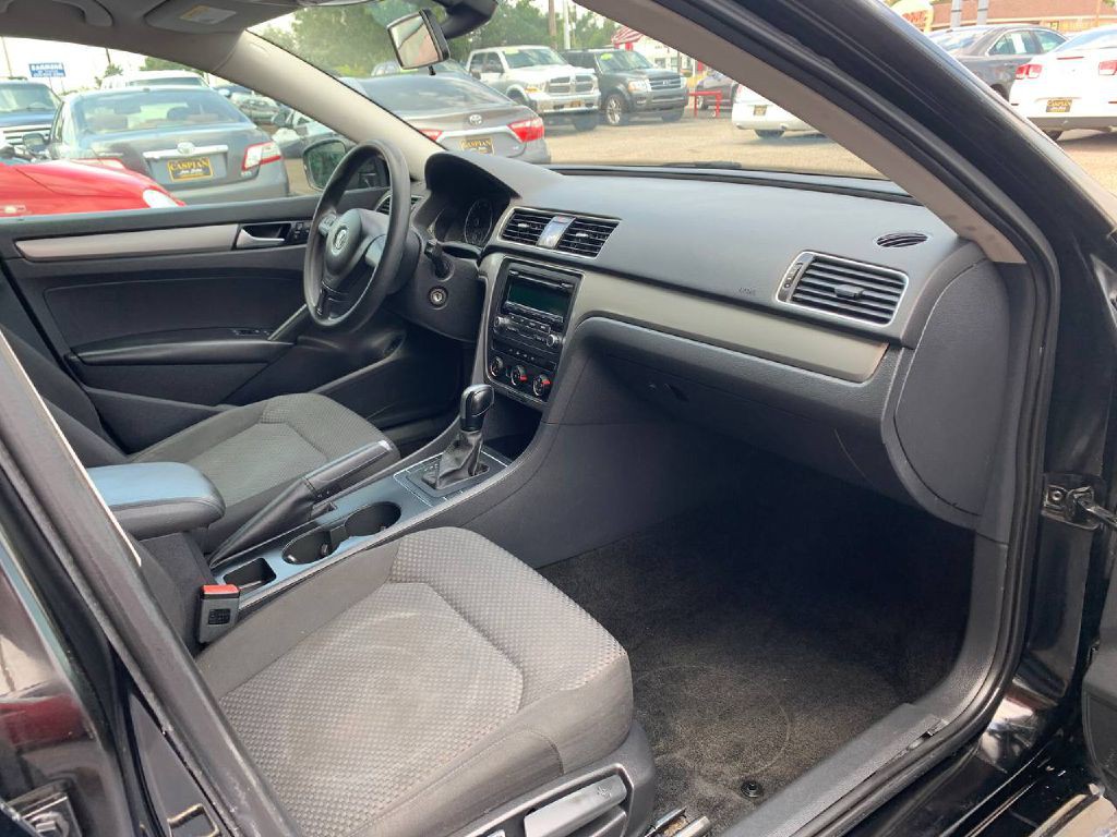 2015 Volkswagen Passat Image 10