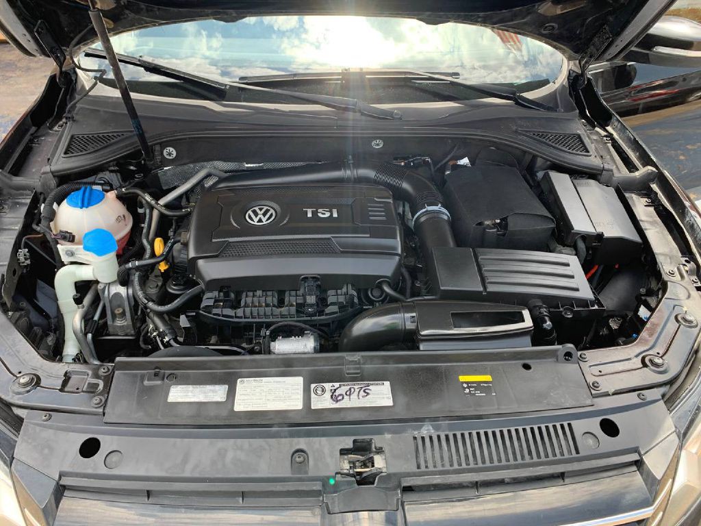 2015 Volkswagen Passat Image 19