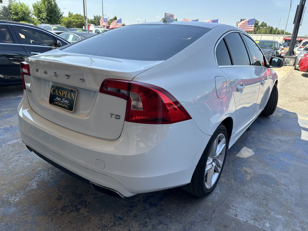 2015 Volvo S60 Image 4
