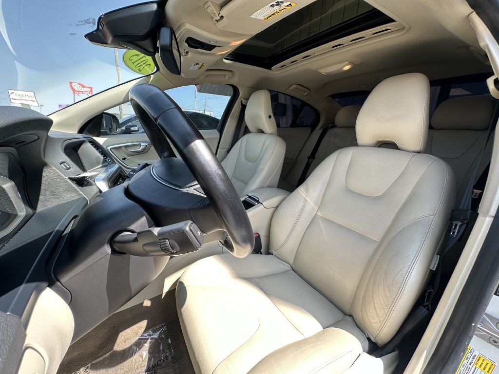 2015 Volvo S60 Image 17