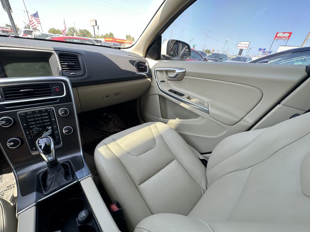 2015 Volvo S60 Image 18