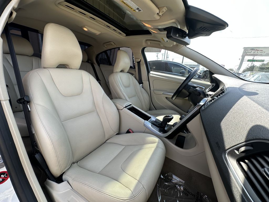 2015 Volvo S60 Image 22