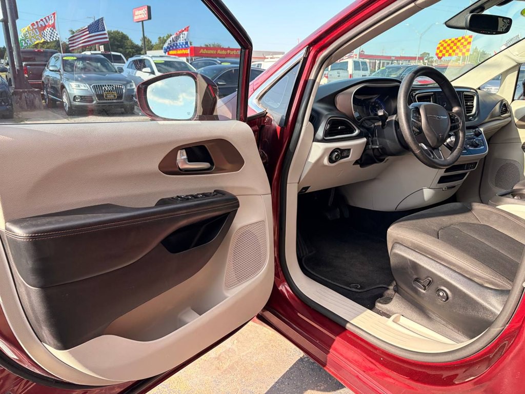 2019 Chrysler Pacifica Image 9