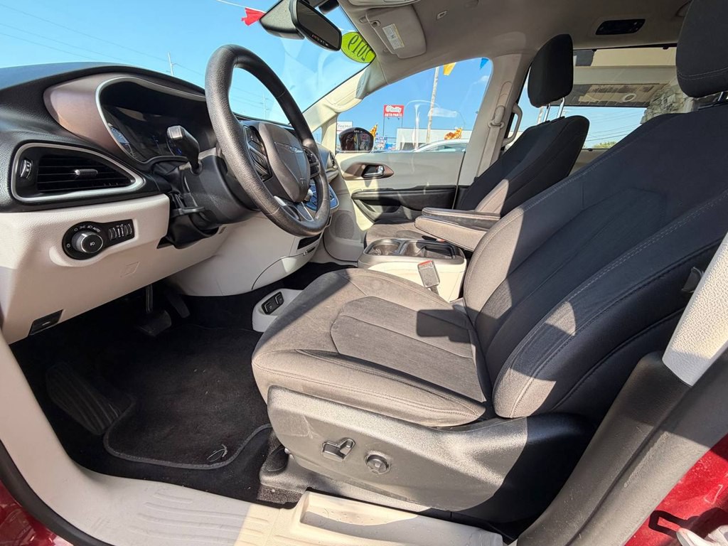 2019 Chrysler Pacifica Image 10