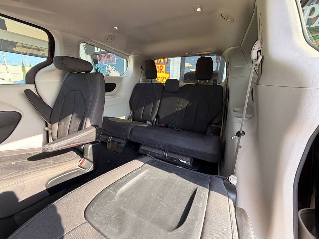 2019 Chrysler Pacifica Image 12