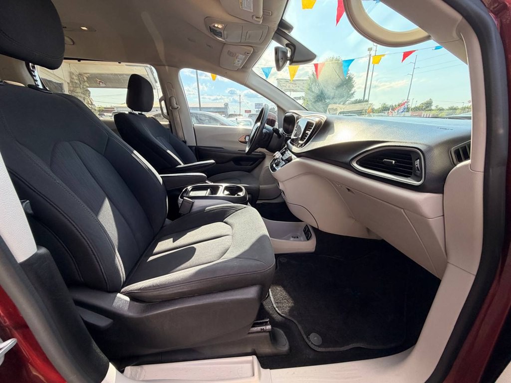 2019 Chrysler Pacifica Image 14